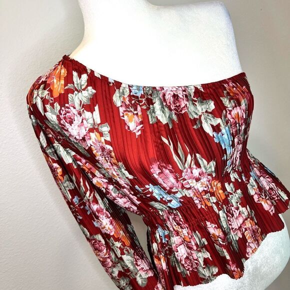 WAYF Pleated One Shoulder Floral Top Scarlet Roses - Picture 4 of 11